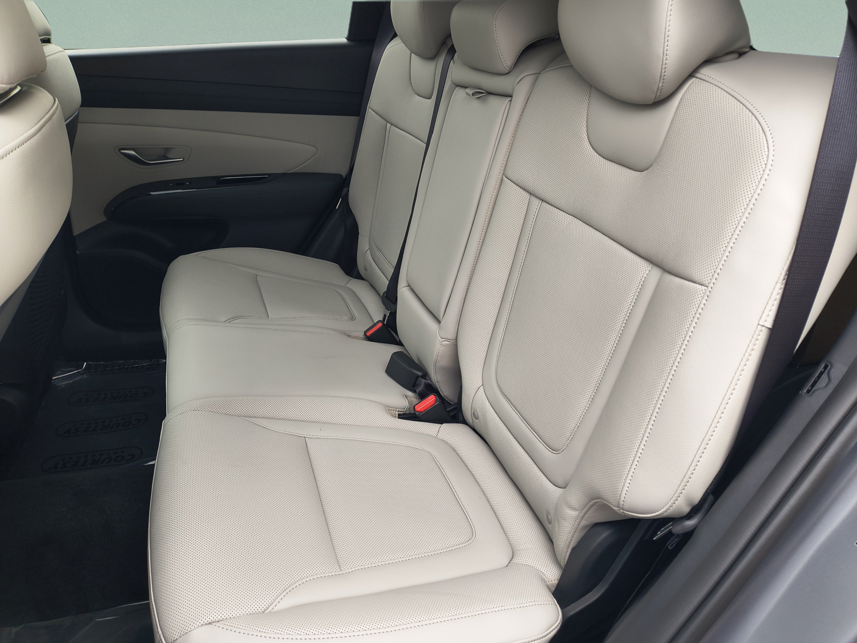 New 2026 Hyundai Tucson Limited FWD image 17