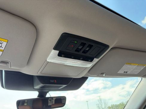 New 2026 Nissan Pathfinder Platinum FWD image 23