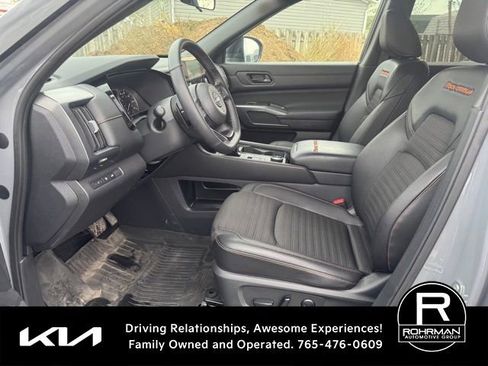 Used 2025 Nissan Pathfinder Rock Creek image 9
