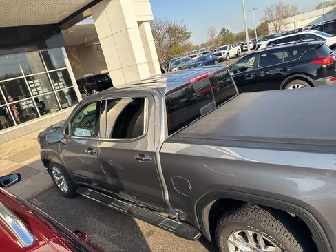 Used 2021 GMC Sierra 1500 SLT w/ SLT Premium Plus Package AWD/4WD image 9