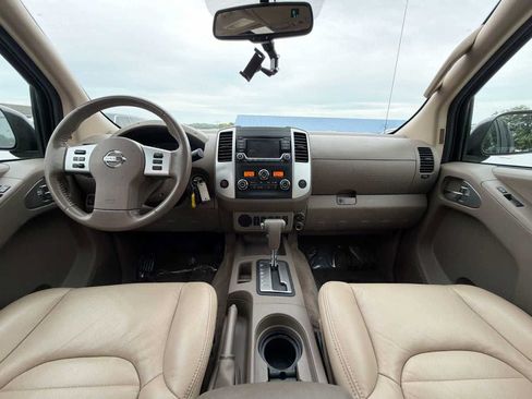 Used 2018 Nissan Frontier SV w/ Value Truck Package RWD image 12