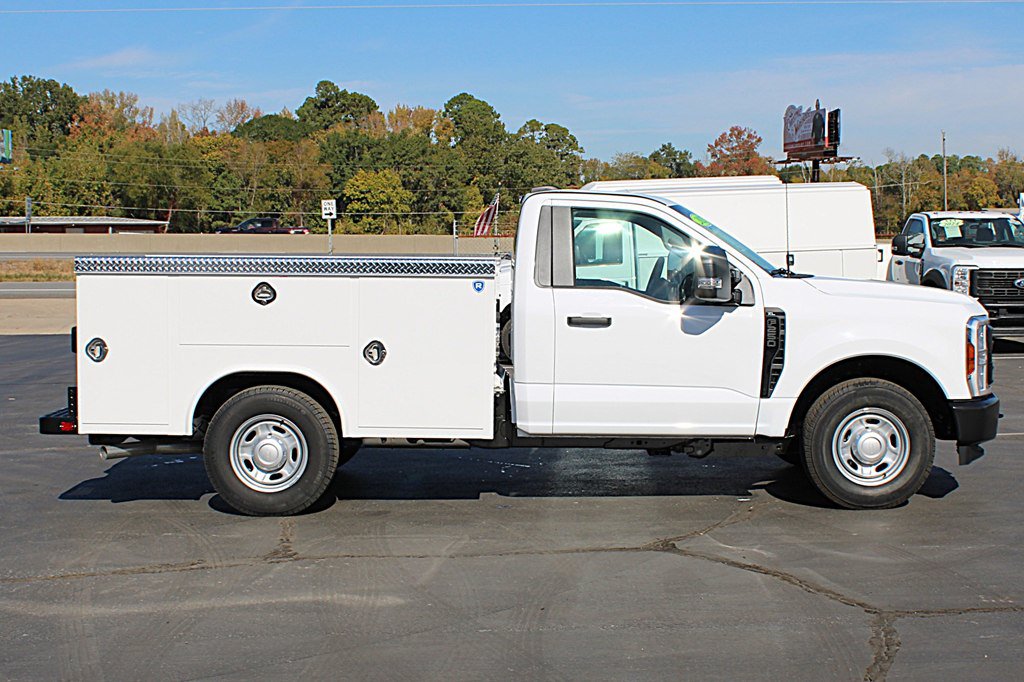 Used 2027 Ford F250 XL RWD image 11