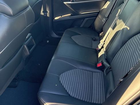 Used 2024 Toyota Camry SE image 10