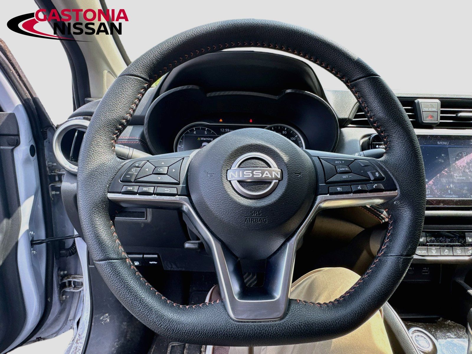 Used 2024 Nissan Versa SR FWD image 13