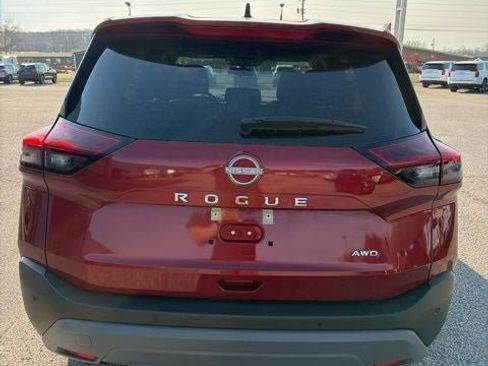 Used 2023 Nissan Rogue S image 13