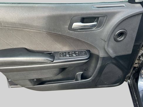 Used 2016 Dodge Charger SXT RWD image 19