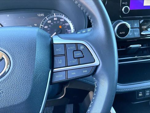 Used 2024 Toyota Highlander XLE image 21