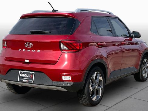 Used 2025 Hyundai Venue SEL FWD image 12