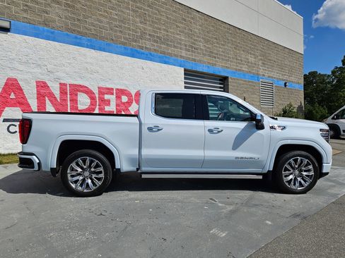 Used 2026 GMC Sierra 1500 Denali w/ Denali Reserve Package AWD/4WD image 8