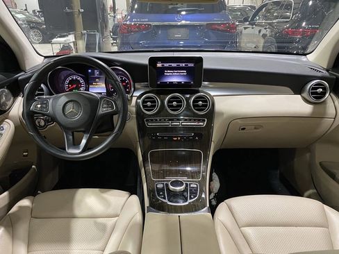 Used 2018 Mercedes-Benz GLC 300 image 2