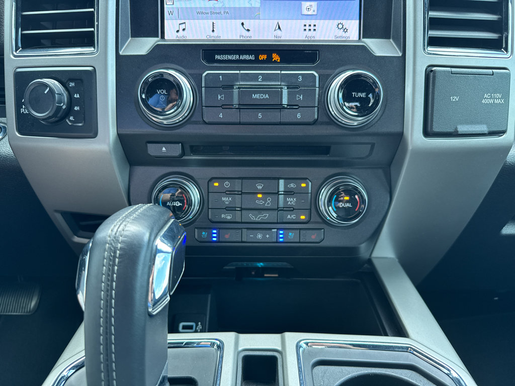 Used 2018 Ford F150 Lariat w/ Equipment Group 502A Luxury AWD/4WD image 20