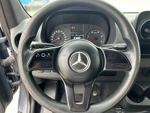 Used 2019 Mercedes-Benz Sprinter 170 image 12