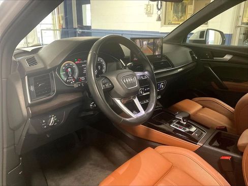 Used 2023 Audi Q5 e Premium Plus w/ Premium Plus Package AWD/4WD image 8
