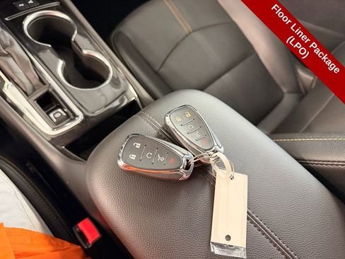 Used 2023 Chevrolet Equinox Premier image 33