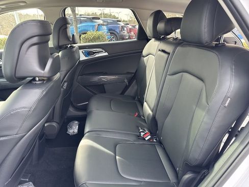 New 2026 Kia Sportage EX image 8