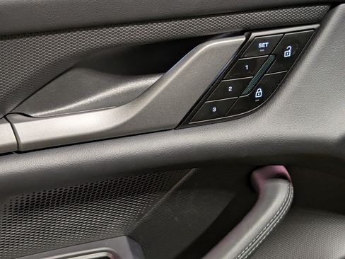 Certified 2025 Porsche Taycan AWD/4WD image 21