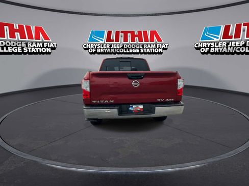 Used 2018 Nissan Titan SV AWD/4WD image 7