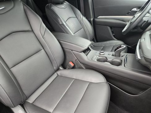 Certified 2023 Cadillac XT4 Premium Luxury AWD/4WD image 9