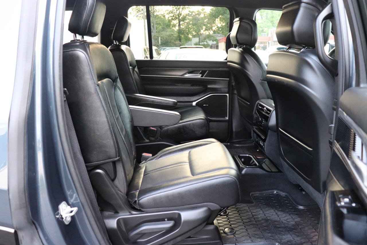 Used 2024 Jeep Wagoneer Series II AWD/4WD image 15