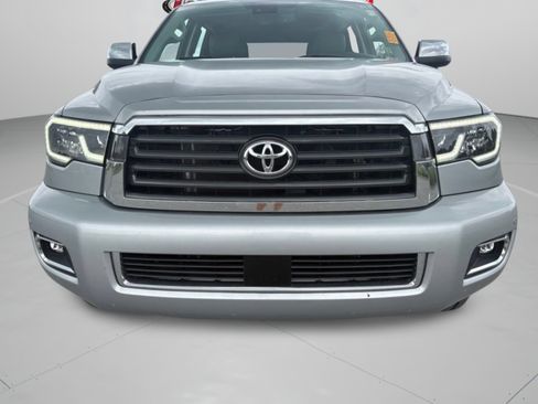 Used 2021 Toyota Sequoia Limited w/ Safety & Convenience Package AWD/4WD image 35