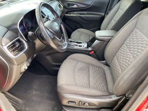 Used 2020 Chevrolet Equinox LT w/ Driver Convenience Package FWD image 10