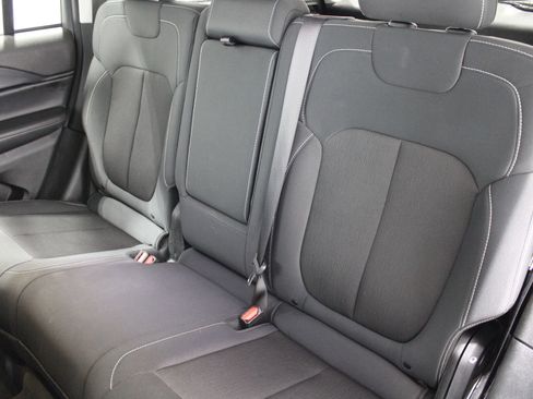 Used 2023 Jeep Grand Cherokee Laredo AWD/4WD image 18