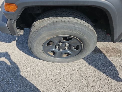 Used 2021 Jeep Wrangler Unlimited Sport image 13