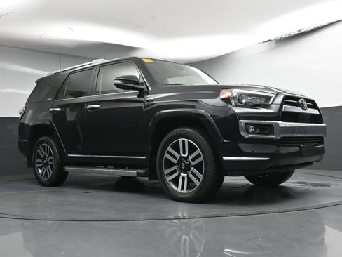 Used 2023 Toyota 4Runner Limited image 24