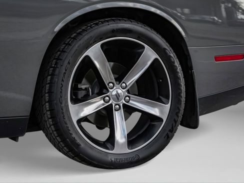 Used 2018 Dodge Challenger R/T image 57