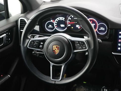 Used 2022 Porsche Cayenne AWD/4WD image 14