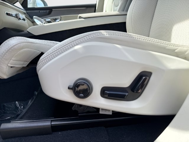 Certified 2026 Volvo XC90 B6 Ultra AWD/4WD image 18