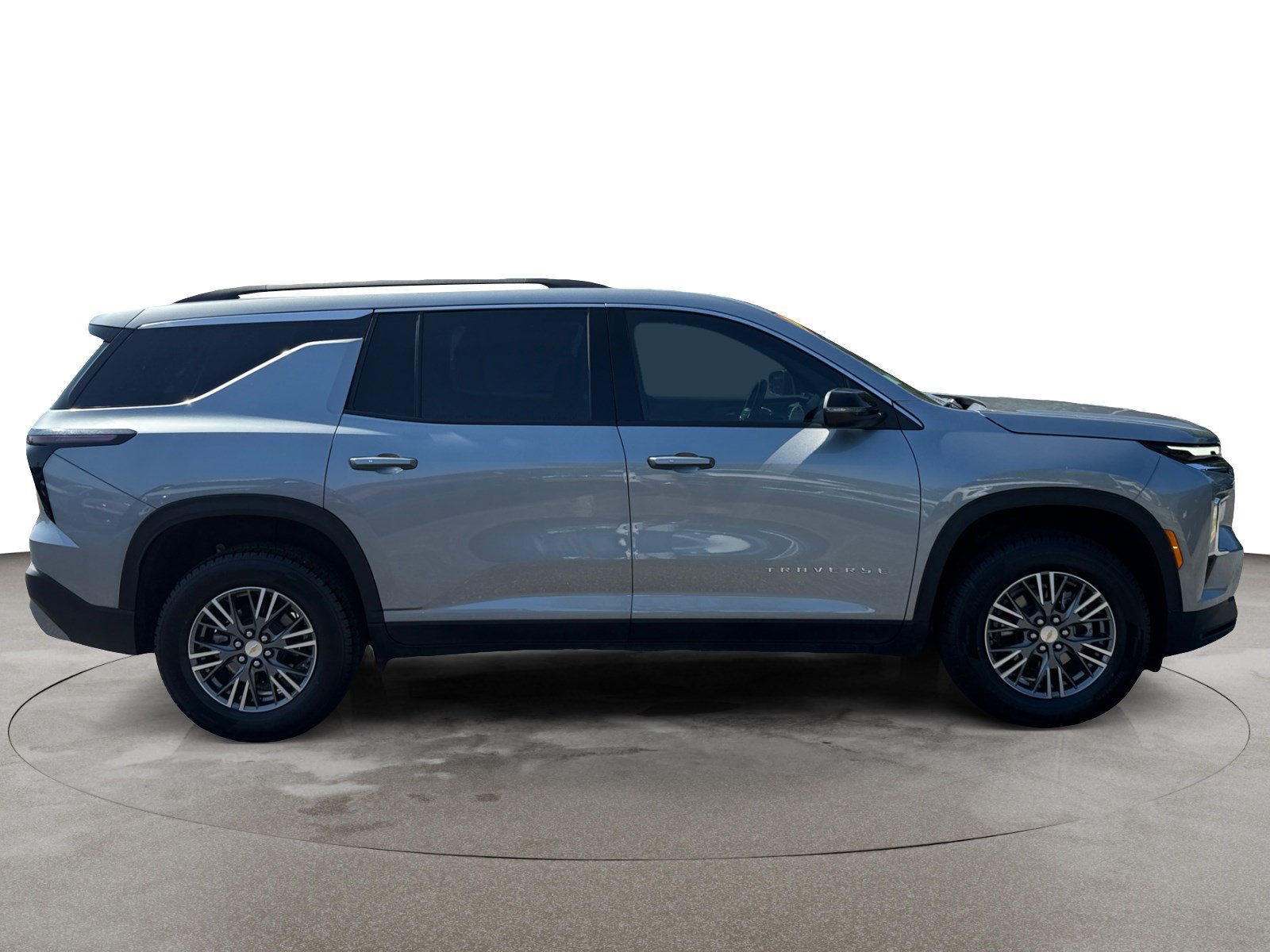 Used 2026 Chevrolet Traverse LT FWD image 4