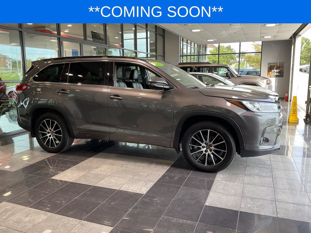 Used 2018 Toyota Highlander SE AWD/4WD image 1