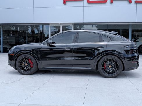 Certified 2024 Porsche Cayenne S AWD/4WD image 2