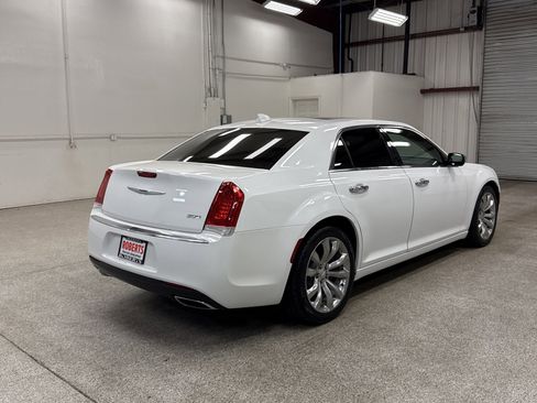 Used 2019 Chrysler 300 Limited image 24