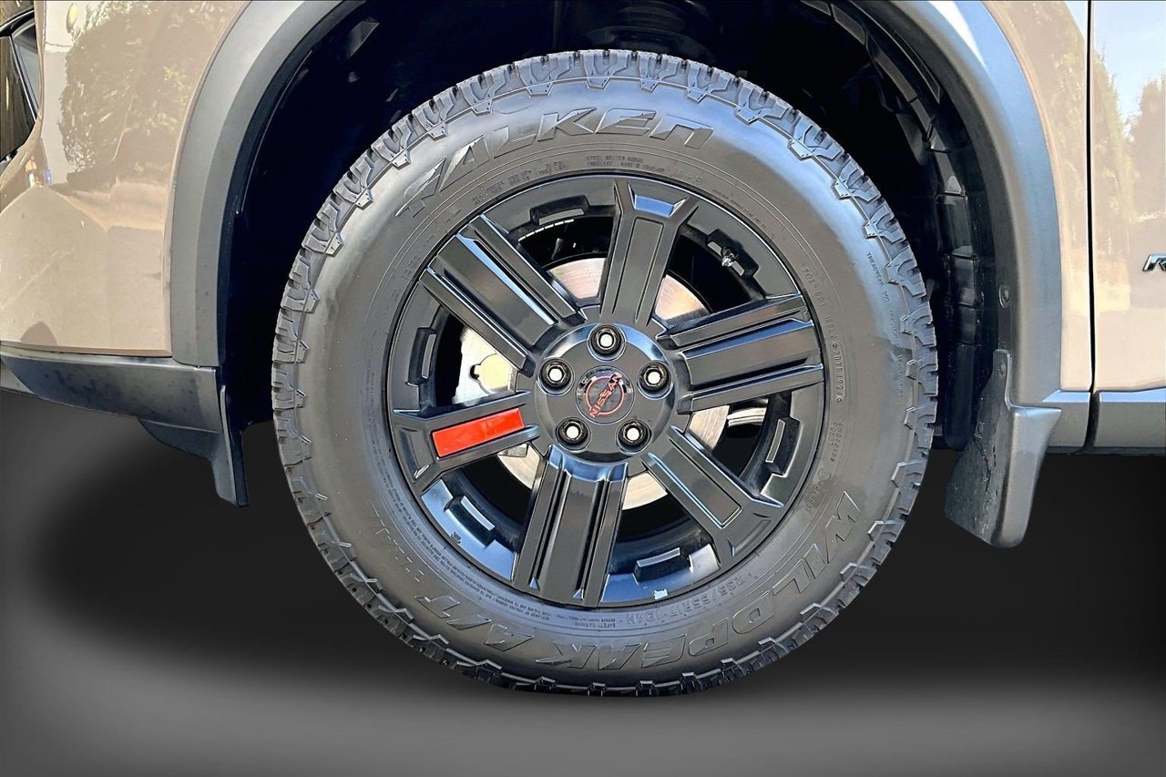 Used 2026 Nissan Rogue SV AWD/4WD image 31