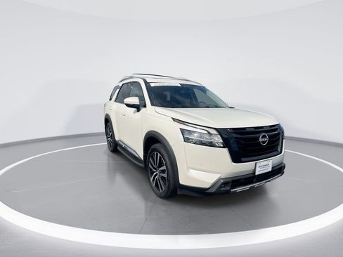Certified 2023 Nissan Pathfinder Platinum w/ Lighting Package (N93) AWD/4WD image 2