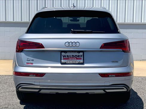 Used 2023 Audi Q5 2.0T Premium w/ Convenience Package AWD/4WD image 5