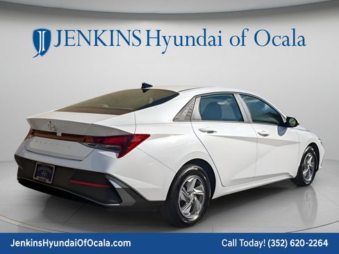New 2026 Hyundai Elantra SE FWD image 3