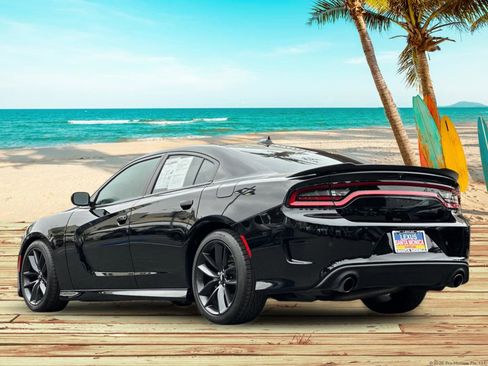 Used 2019 Dodge Charger Scat Pack RWD image 4