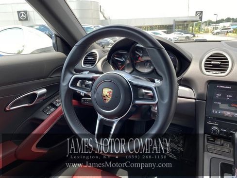 Used 2024 Porsche 718 Cayman image 15
