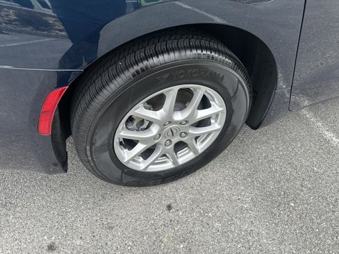 Used 2022 Chrysler Pacifica Touring-L image 23