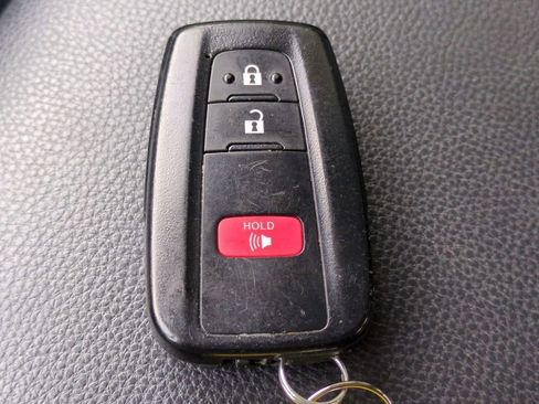 Used 2024 Toyota RAV4 XLE image 33