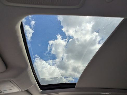 Used 2025 Acura RDX SH-AWD w/ Technology Package image 19