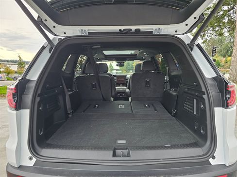 Used 2025 GMC Acadia AT4 w/ Super Cruise Package image 16