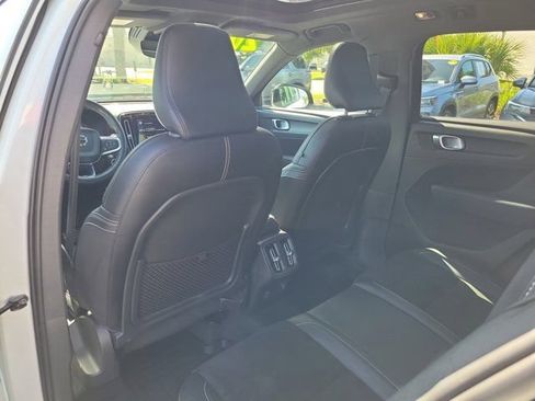 Used 2020 Volvo XC40 T5 R-Design AWD/4WD image 16
