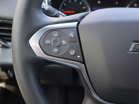 Used 2023 Chevrolet Traverse RS image 7