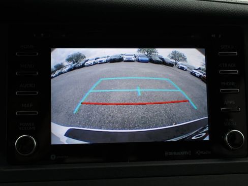 Used 2019 Toyota Sienna SE w/ Carpet Mat Package image 23