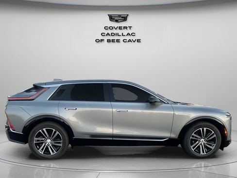 New 2026 Cadillac Lyriq Luxury image 11