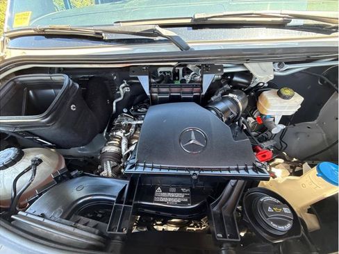 Used 2023 Mercedes-Benz Sprinter 2500 image 21